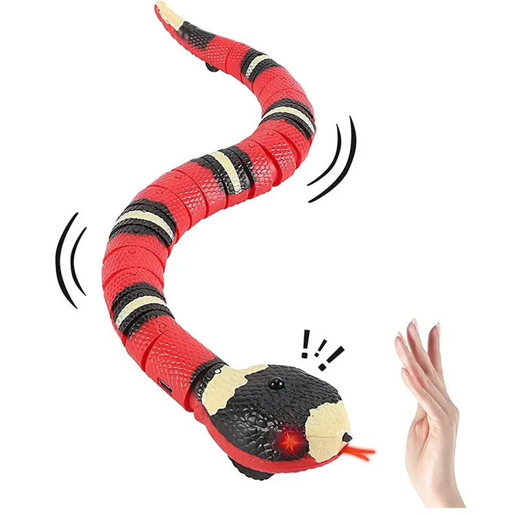 Serpent interactif pour chat en mouvement