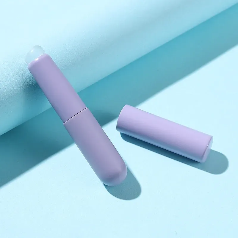 Brosse à lèvres en silicone en situation d'utilisation