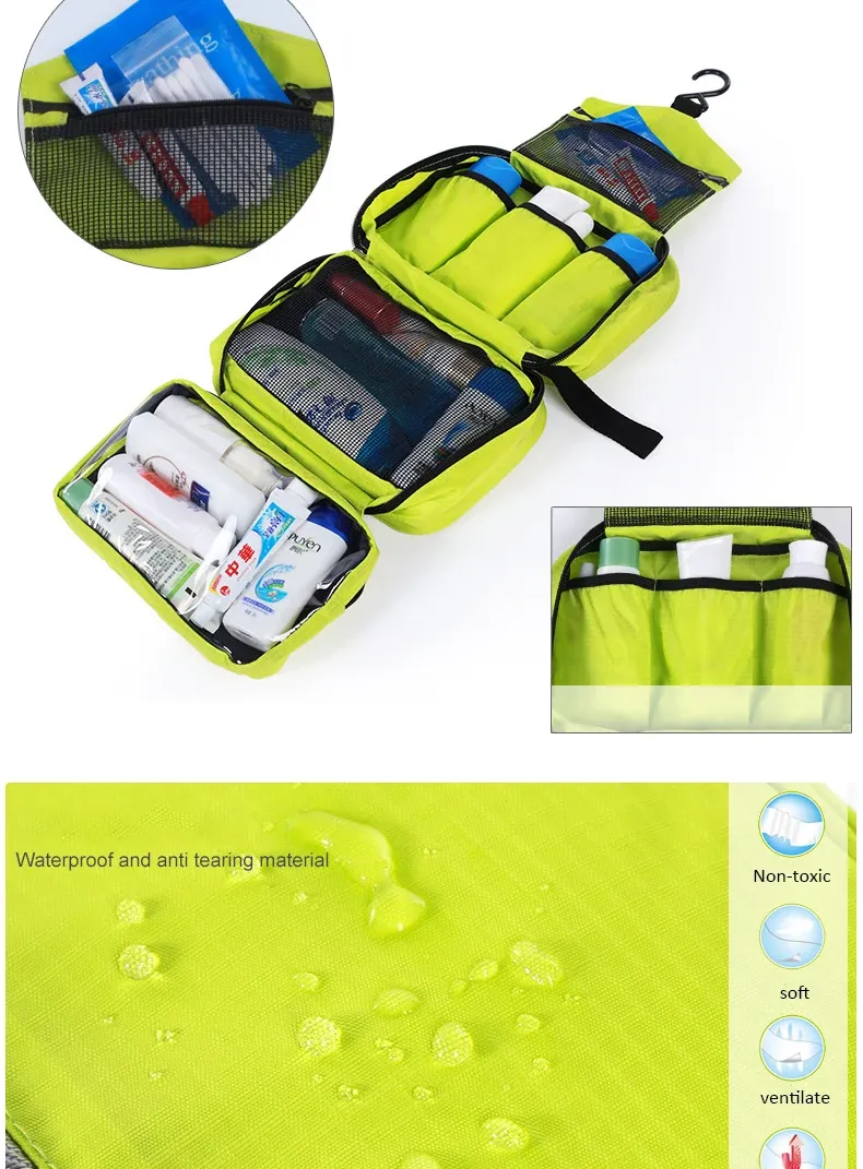 Trousse de toilette suspendue en situation