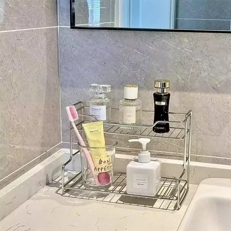 Panier de rangement dans un placard