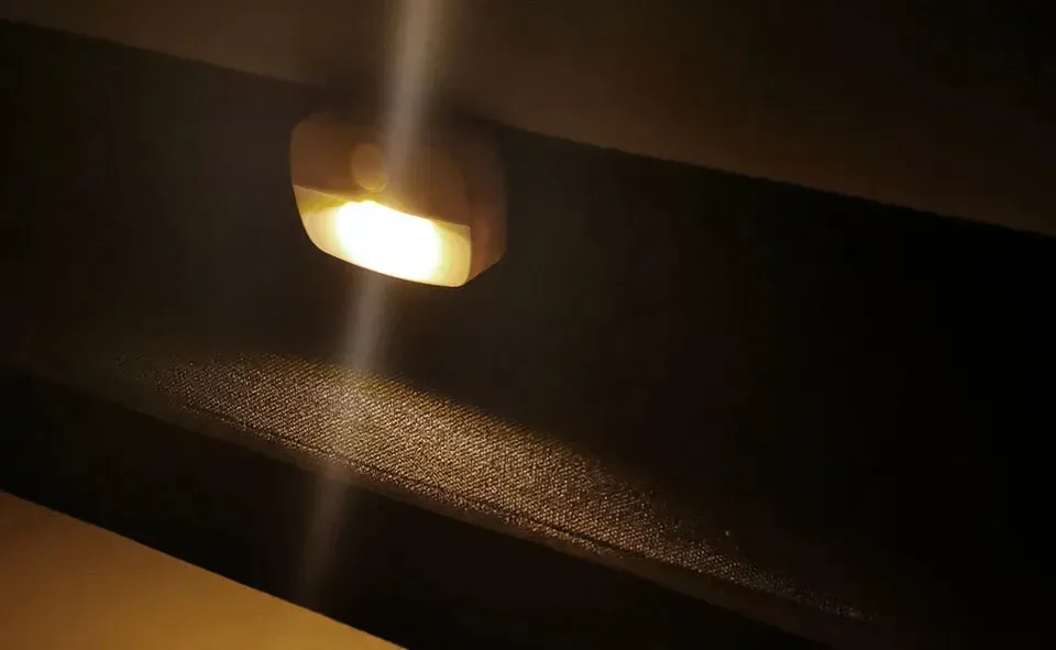 Veilleuse LED à détection de mouvement, vue détaillée