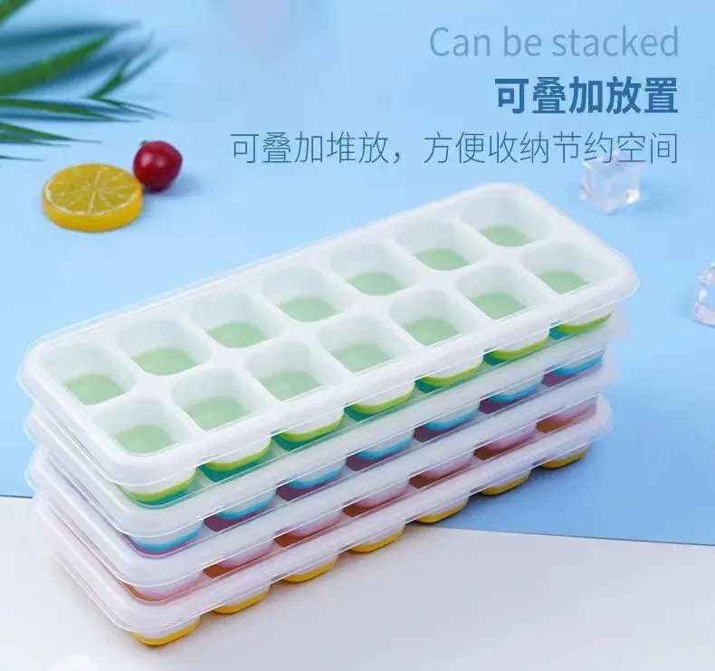 Glaçons réalisés avec le plateau en silicone