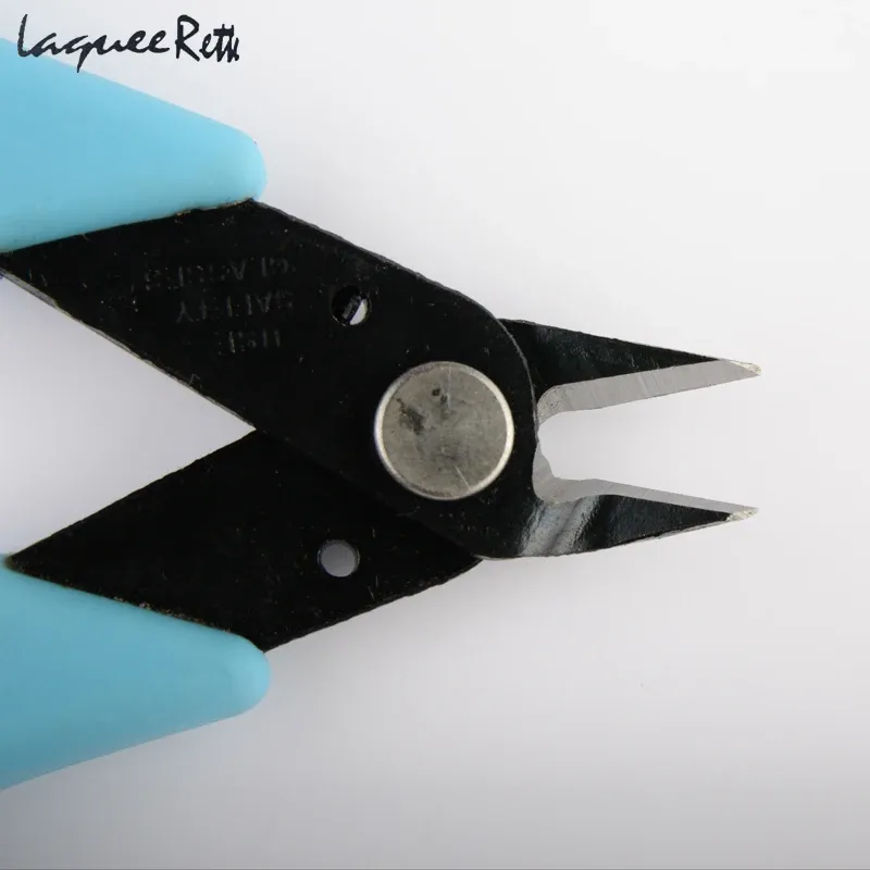 Détail de l'outil professionnel pour nail art
