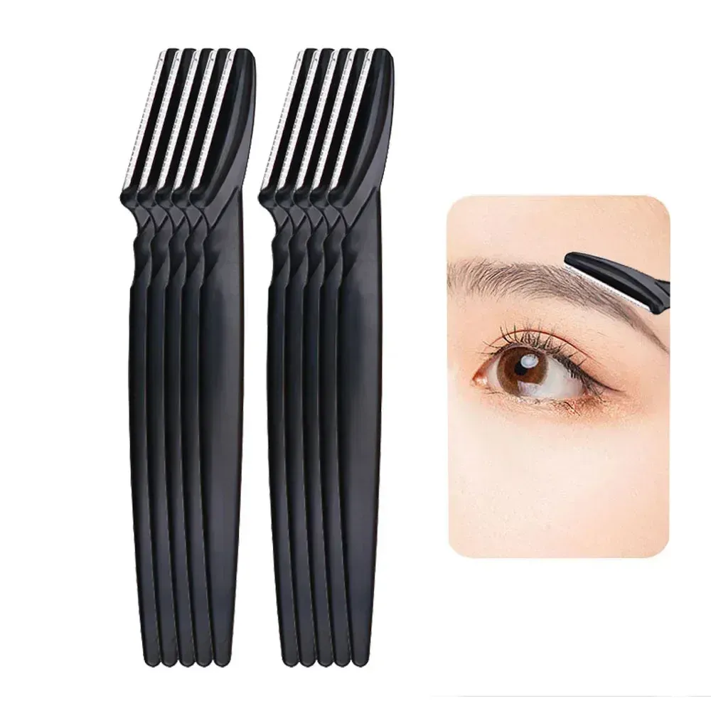 Rasoir à sourcils en gros plan