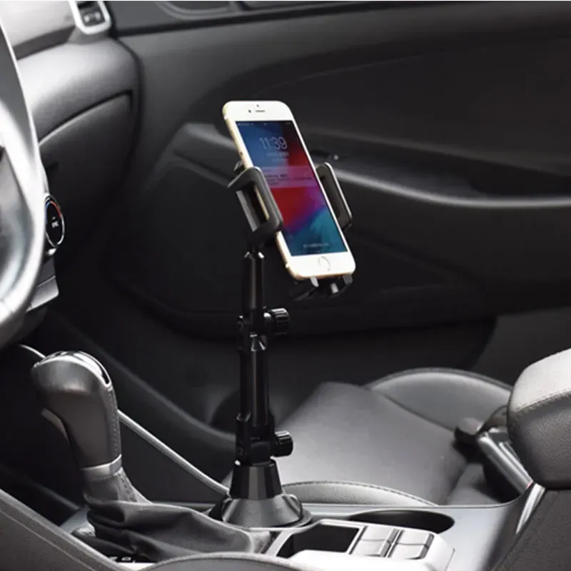 Support de téléphone dans un habitacle moderne
