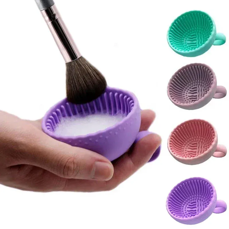 Nettoyeur de pinceaux de maquillage en silicone avec bol pliable et tapis de nettoyage - Image 1