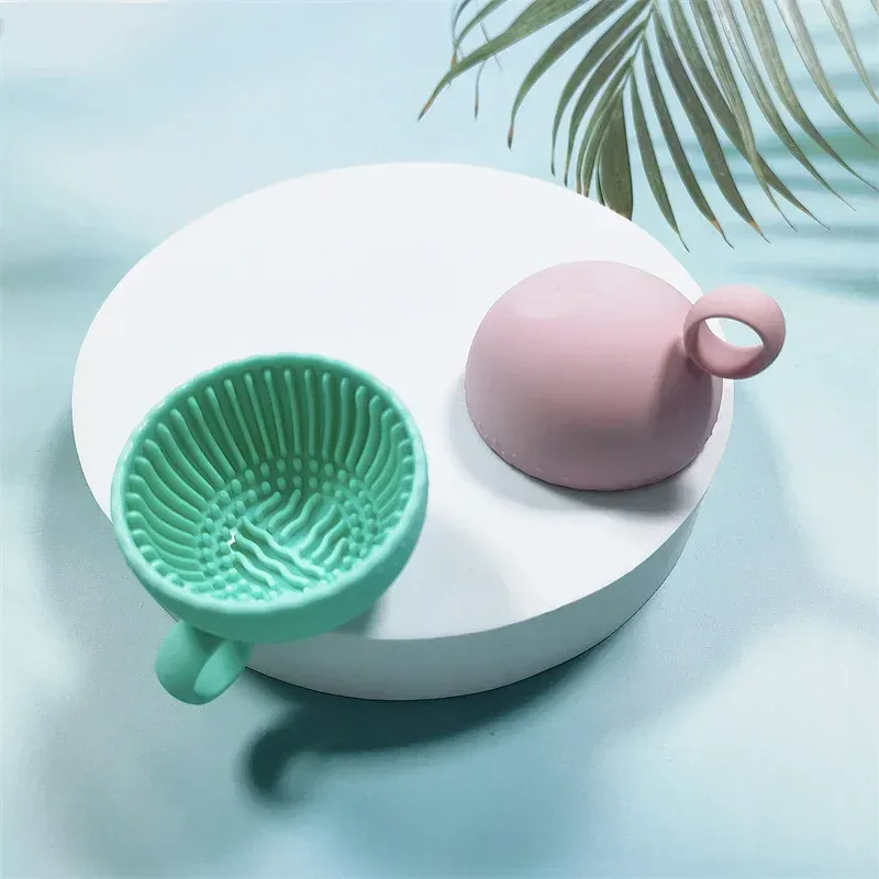 Nettoyeur de pinceaux de maquillage, finition soignée