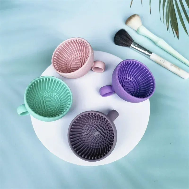Nettoyeur de pinceaux de maquillage, prêt à l'emploi