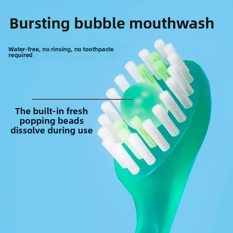 Détail des mini-brosses à dents jetables et du dentifrice