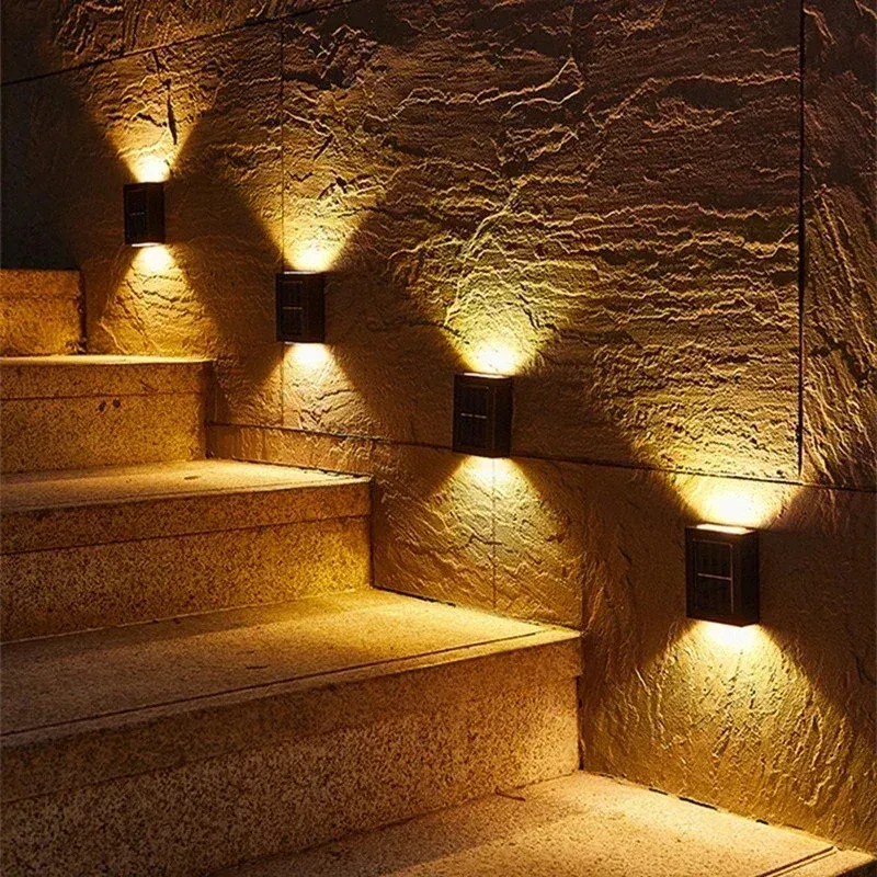 Ambiance lumineuse d'un jardin le soir