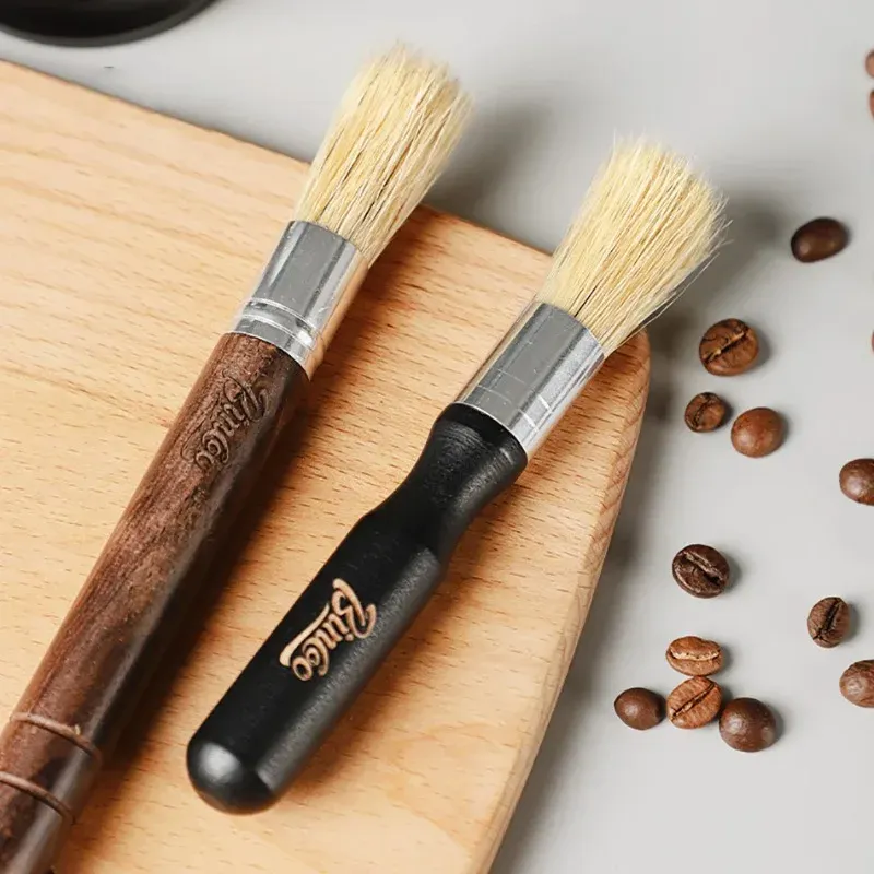 Brosse de nettoyage pour moulin à café à poils naturels et manche en bois, outil de barista - Image 1