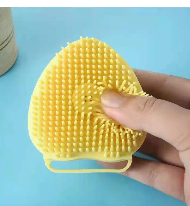 Brosse de bain en silicone, utilisation sous la douche