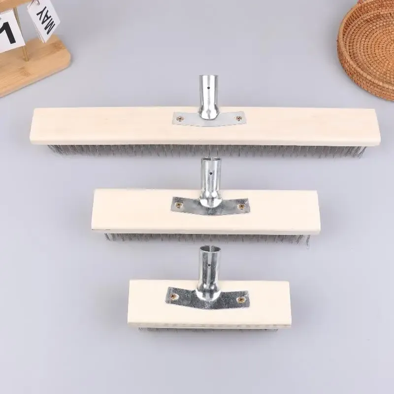 Brosse métallique à récurer avec manche en bois