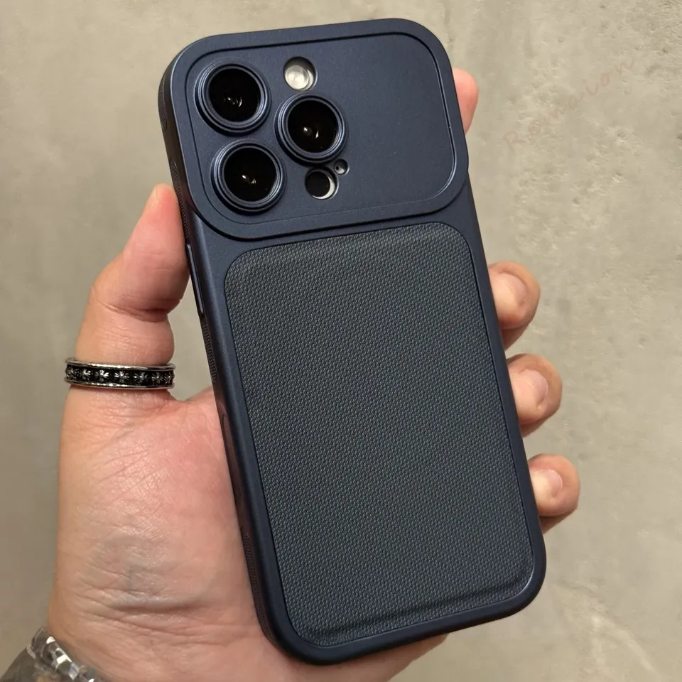 Coque magnétique en silicone pour iPhone 13, 14, 15, 16 et 17 (Pro, Pro Max), compatible MagSafe et chargement sans fil 11