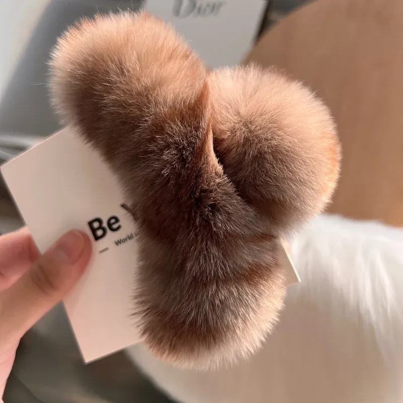 Pince à cheveux Rex, finitions et détails