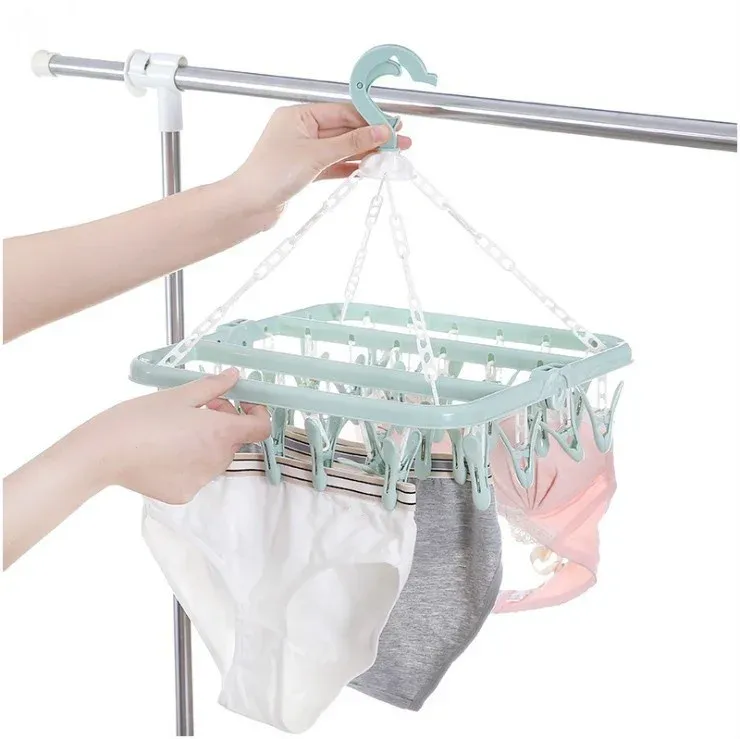 Pinces pliantes pour chaussettes et petites pièces
