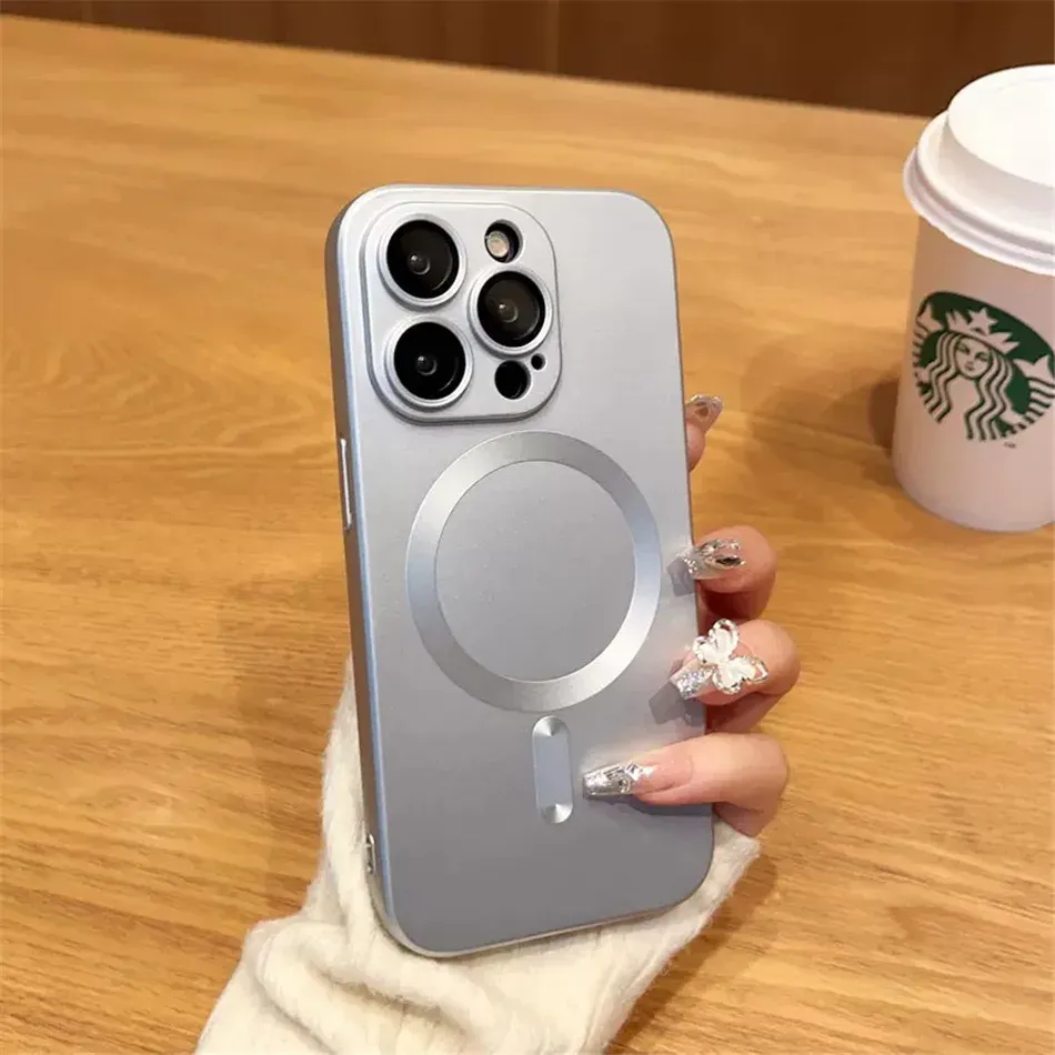 Coque magnétique, finition et contours