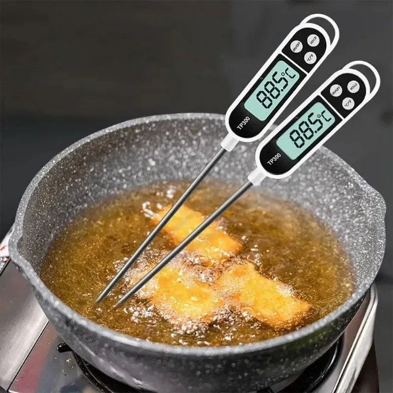 Thermomètre alimentaire TP300 dans la cuisine