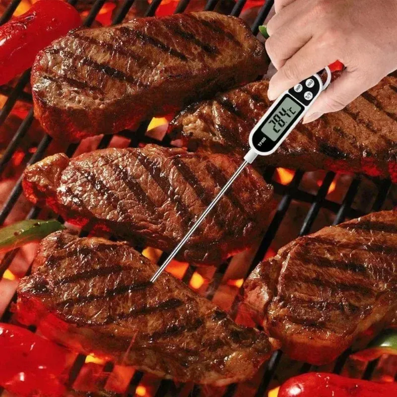 Thermomètre alimentaire TP300 au barbecue
