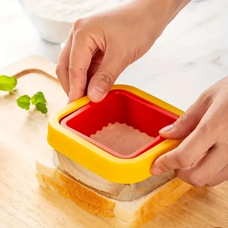 Sandwich scellé préparé avec le coupe-sandwich