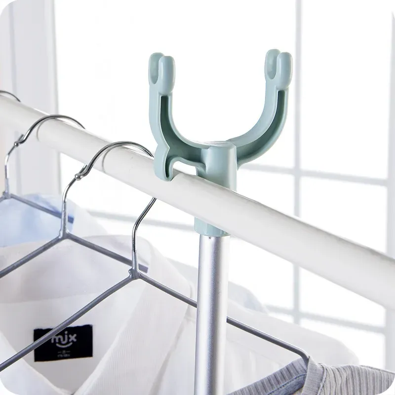 Étendoir de balcon rétractable et compact avec barre de séchage et crochets 3