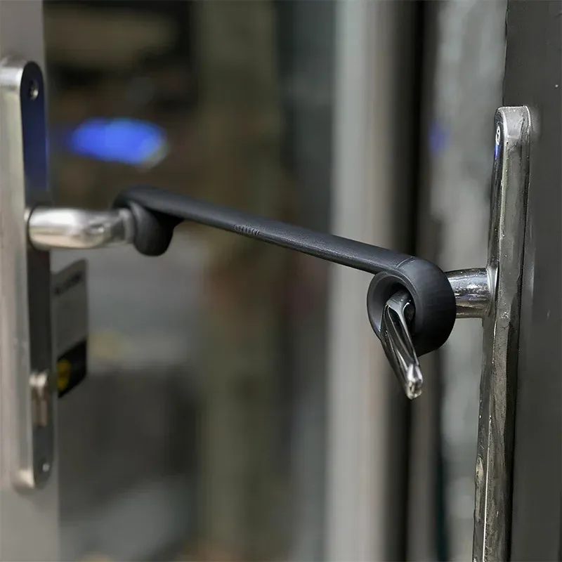 Ambiance intérieure avec porte ouverte