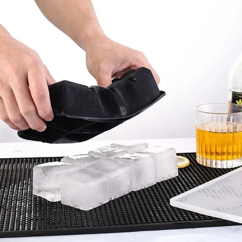 Bac à glaçons en silicone noir avec couvercle