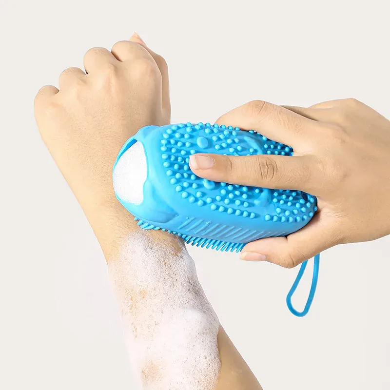 Brosse à bulles en silicone en utilisation