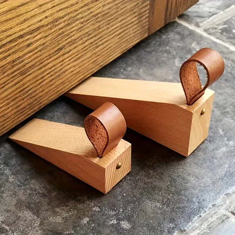 Détail du butoir de porte en bois renforcé