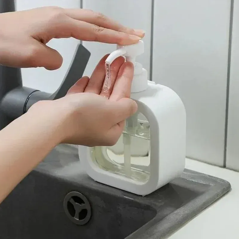 Distributeur de savon portable à pompe pour salle de bain, compatible lotion, shampoing et gel douche, idéal pour les voyages - Image 1