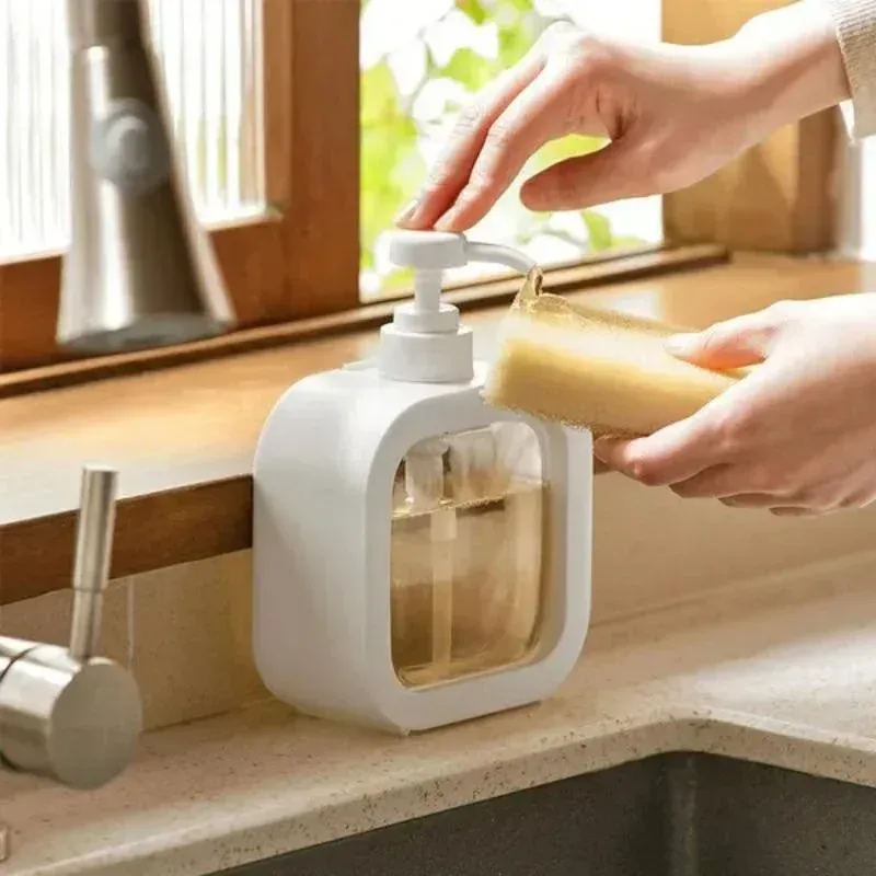 Vue détaillée du distributeur de savon