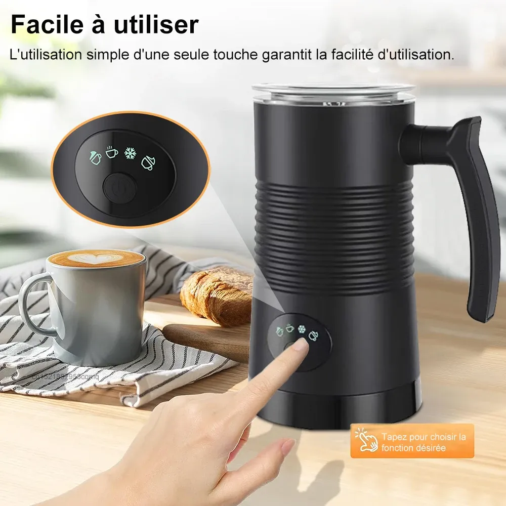 Mousse de lait onctueuse préparée avec le mousseur
