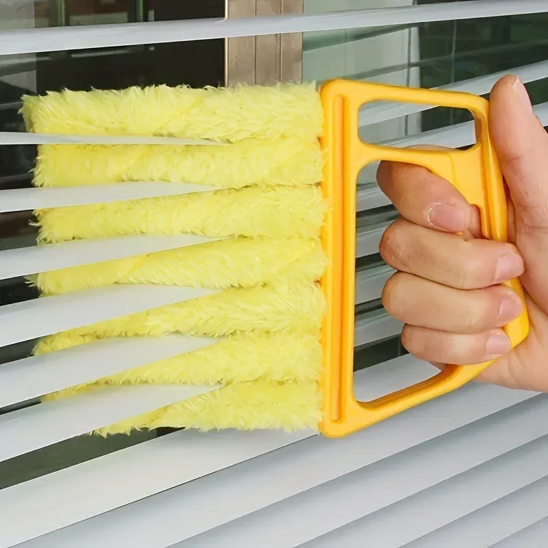 Brosse de nettoyage pour stores en situation