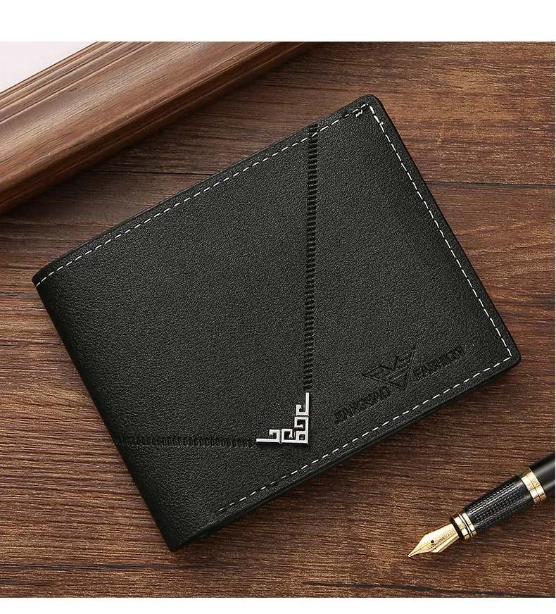 Portefeuille homme posé en gros plan