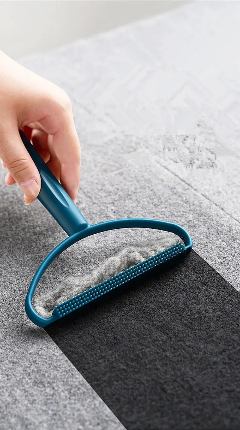 Élimination des peluches sur un pull