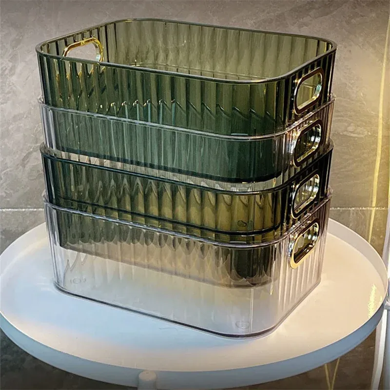 Boîte de rangement installée sur un bureau