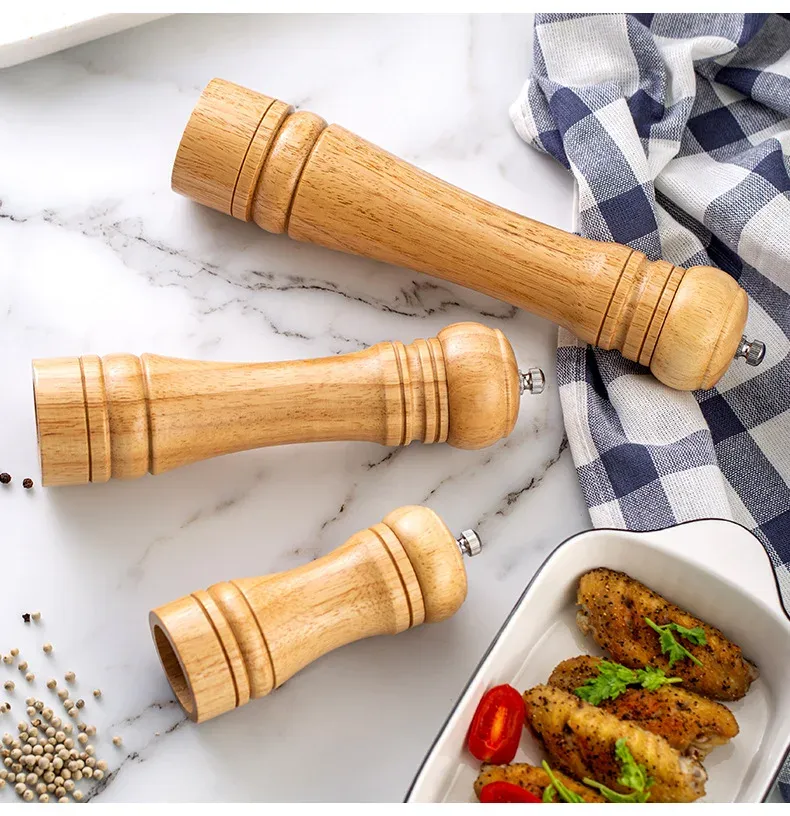 Ensemble sel et poivre sur la table