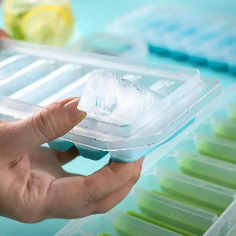 Moule à glaçons allongés en silicone avec orifice de remplissage et couvercle 2