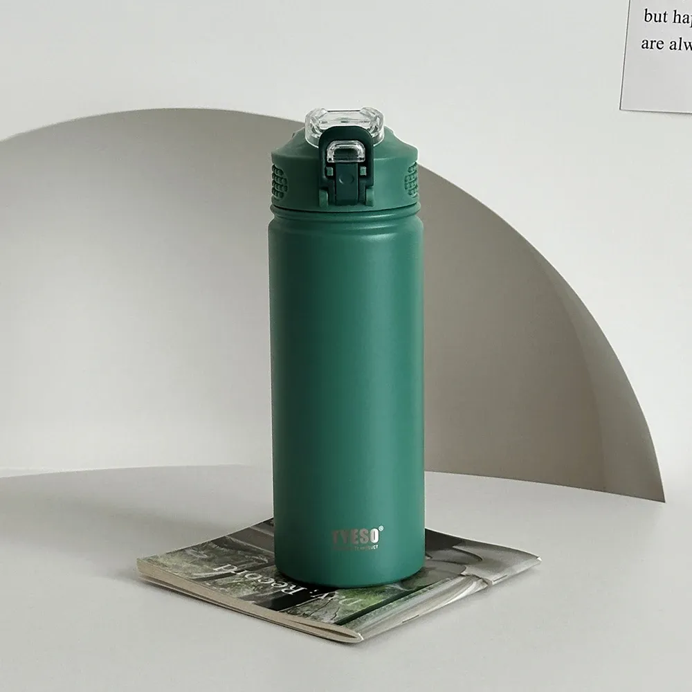 TYESO Bouteille thermos 600 ml/750 ml en acier inoxydable avec paille, gourde de sport isotherme pour voiture, conserve le froid et le chaud, mug de voyage isotherme 8