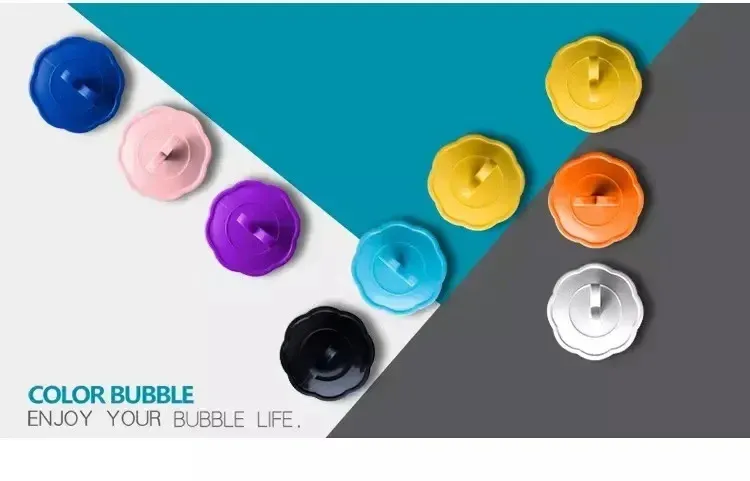 Peigne masseur de cuir chevelu, utilisation sous la douche