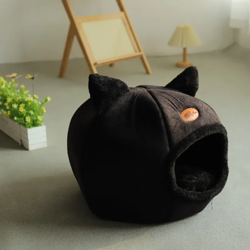 Lit pour chat confortable en gros plan
