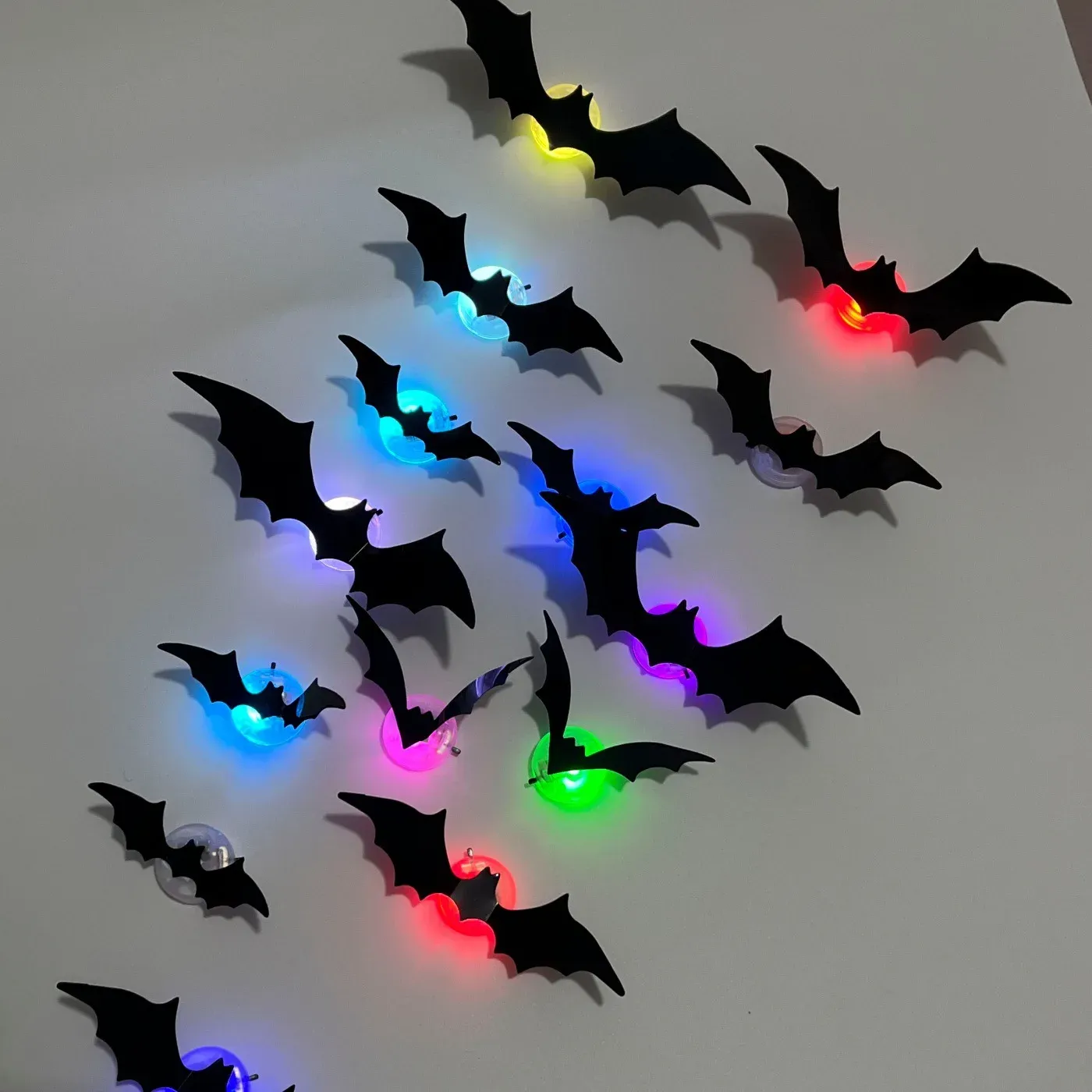 Autocollants muraux LED chauves-souris violets pour Halloween, effet 3D phosphorescent, auto-adhésifs, veilleuse décorative pour maison hantée ou fête 2