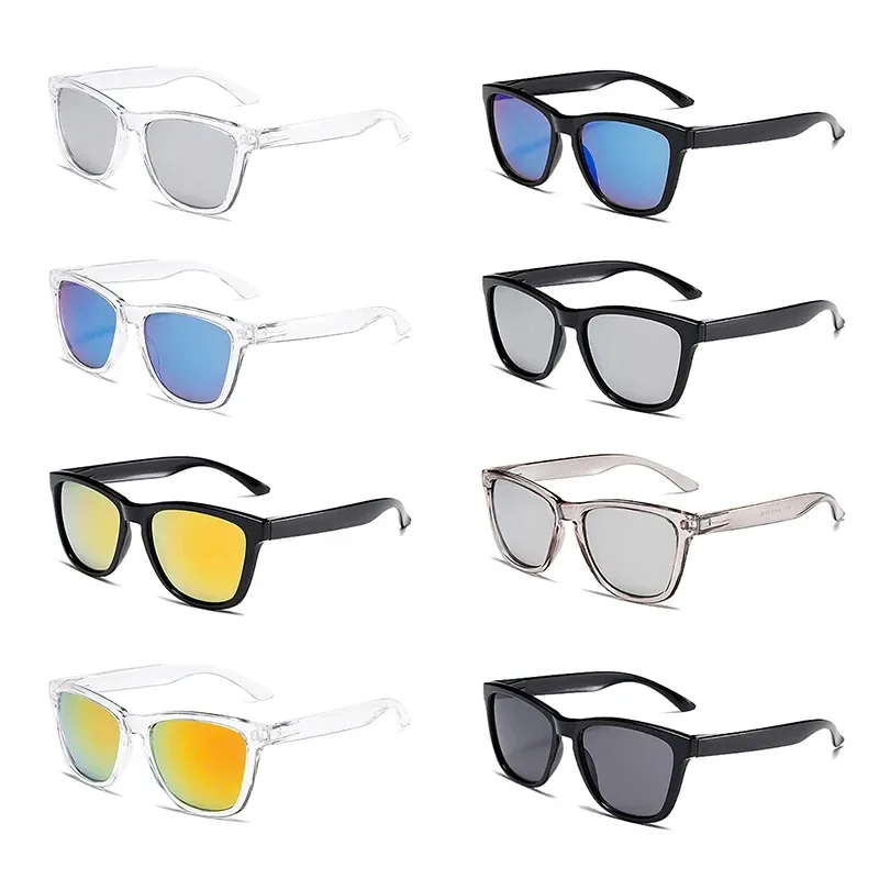 Lunettes de soleil rétro portées en extérieur