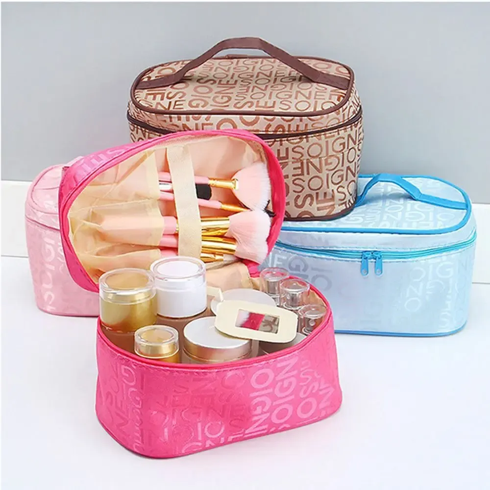 Détail du design de la pochette cosmétique