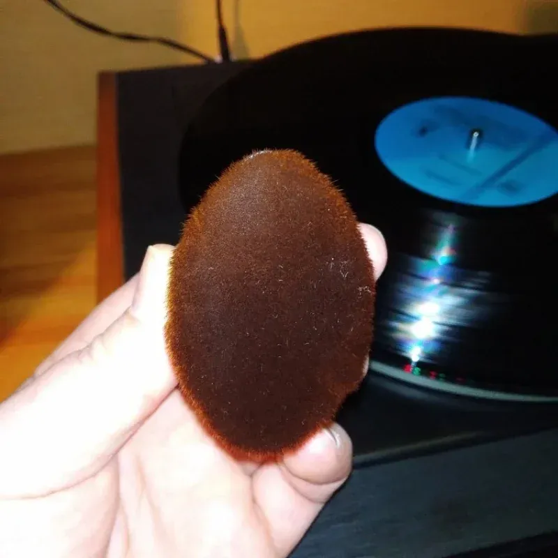 Brosse de nettoyage pour disques vinyles à poils en fibre de carbone 3
