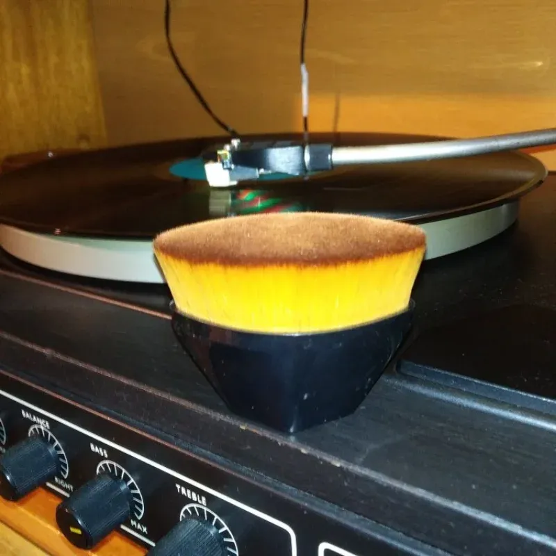 Brosse de nettoyage pour disques vinyles à poils en fibre de carbone 4
