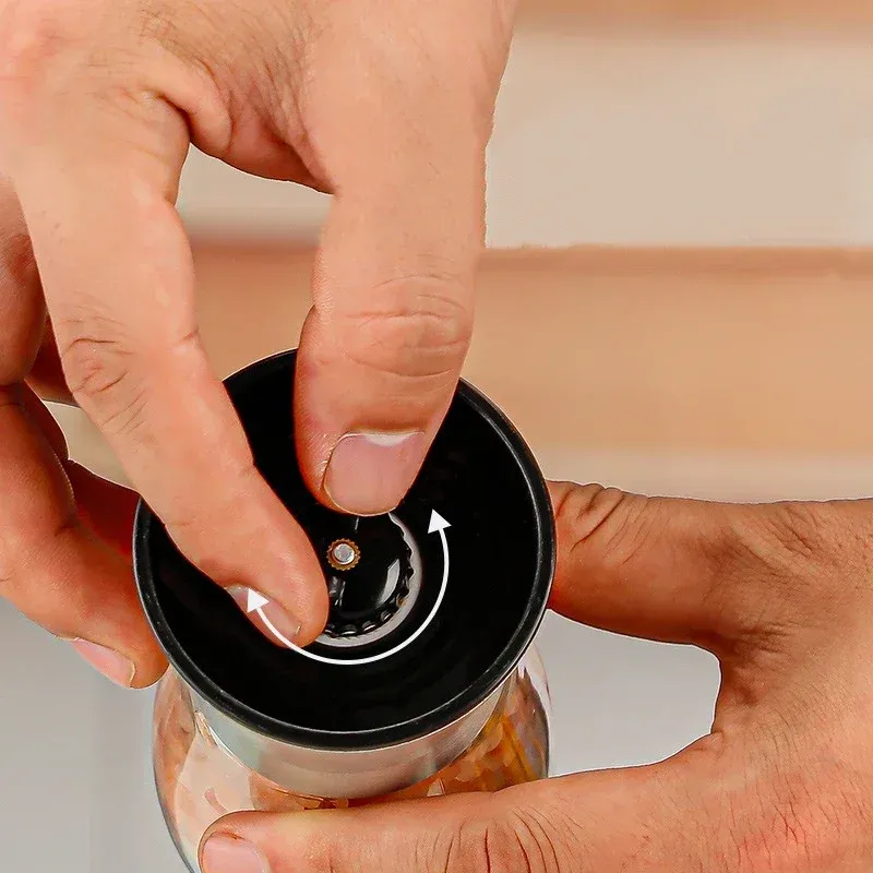Moulin à épices portatif en acier inoxydable à noyau en céramique réglable, ergonomique, idéal pour le camping, le barbecue et la cuisine 4