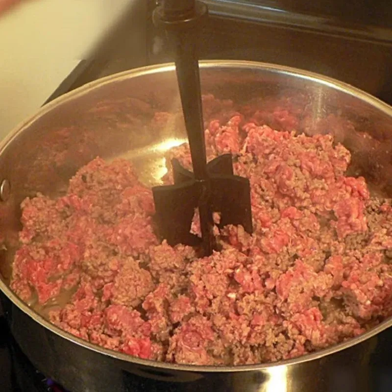 Hachoir à viande Premium présenté dans un cadre épuré