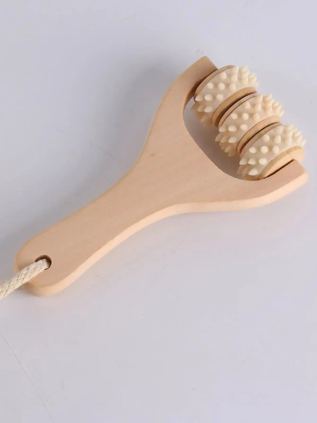 Rouleau de massage en bois pour le corps, le visage, les épaules, le cou et les mains 7