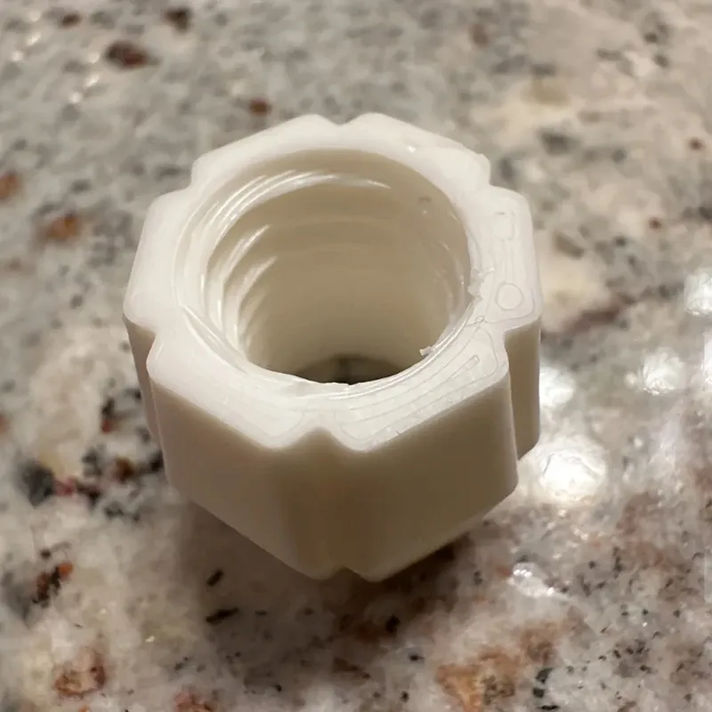 Presse-dentifrice à rouleau, finition